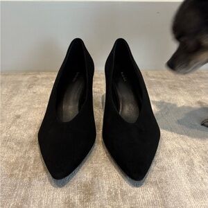 Massimo Dutti size 41 black suede high heel shoes never worn